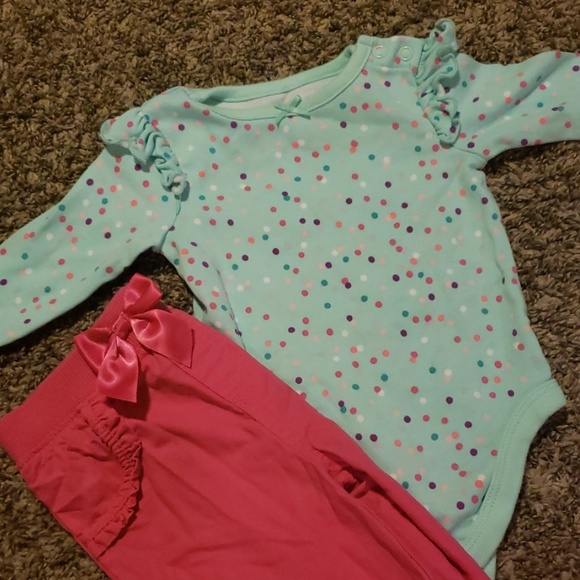 Other - 4/$12 baby outfit